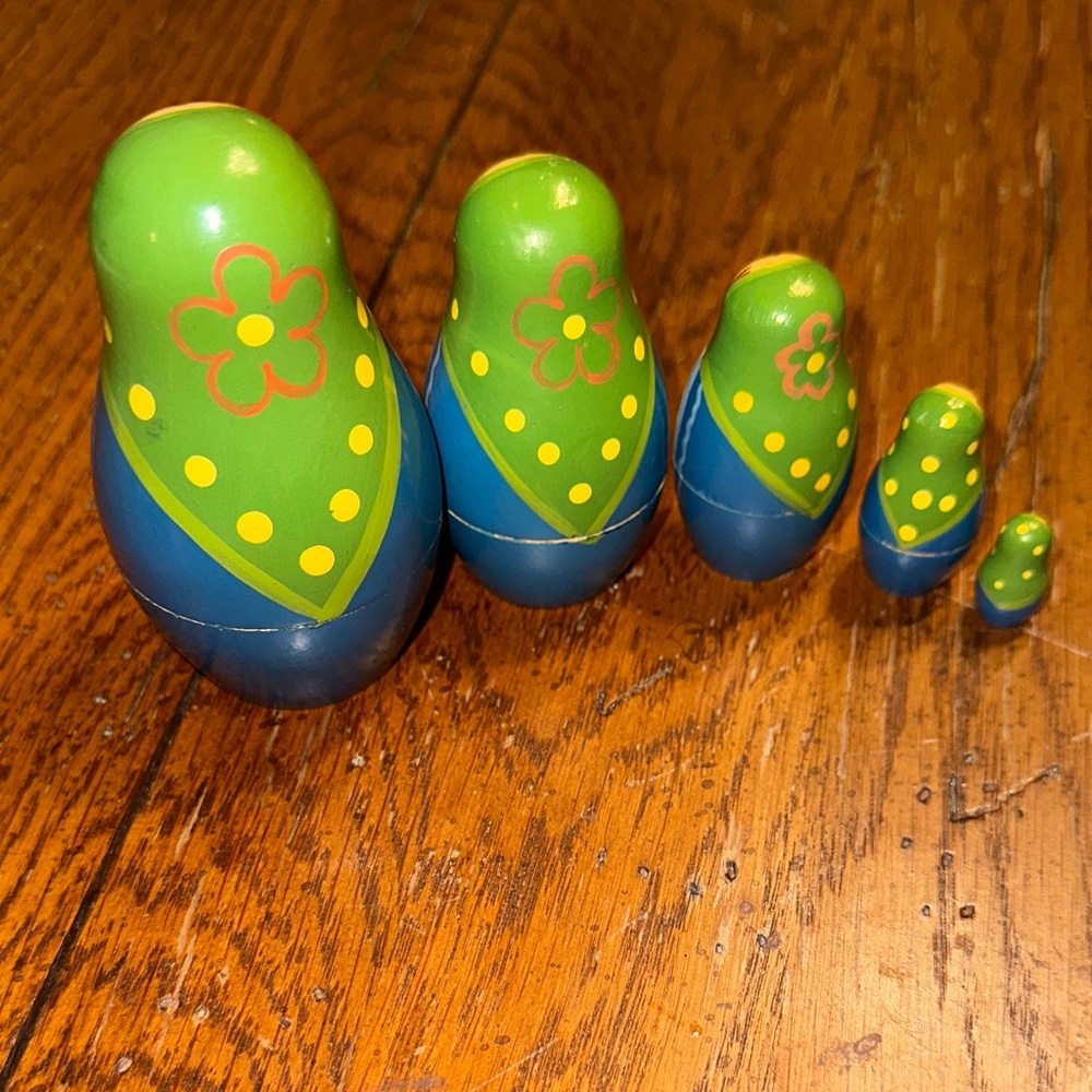 Colorful Russian Nesting Dolls - Picture 4 of 5